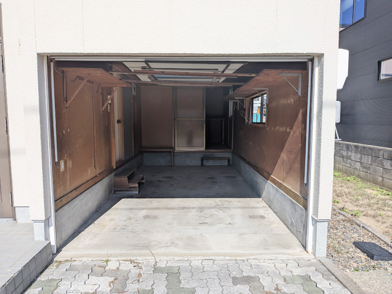 車庫 日の出南2丁目