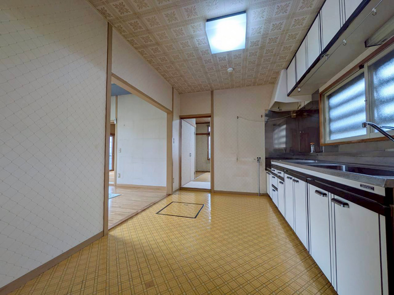 キッチン 日の出南2丁目